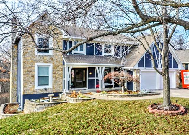 Property at 6308 Vernon Ct, Kansas City, MO 64133, 4 beds, 3.5 baths