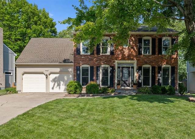 Property at 9327 Tomashaw Ln, Lenexa, KS 66219, 4 beds, 2.5 baths