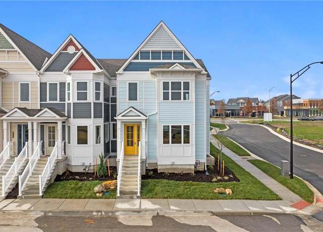 Property at 440 SW Brummel Rd, Lee's Summit, MO 64081, 3 beds, 2.5 baths