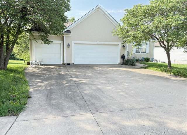 Property at 15355 NW 127th St, Platte City, MO 64079, 4 beds, 3 baths