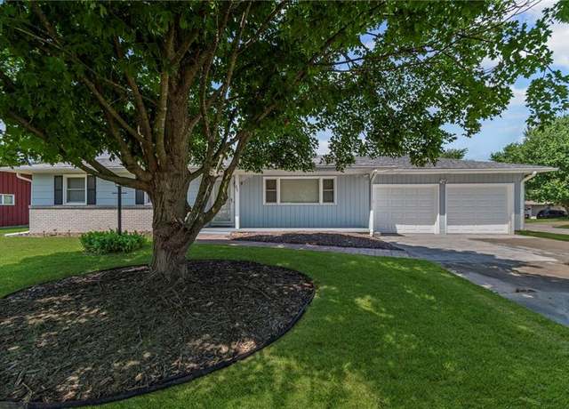 Property at 207 Kristine Ave, Clinton, MO 64735, 5 beds, 2 baths