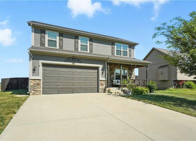 Property at 416 Heritage Dr, Raymore, MO 64083, 4 beds, 2.5 baths