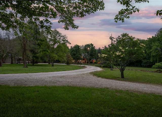 Property at 646 E 800 Rd, Lawrence, KS 66047, 4 beds, 2.5 baths