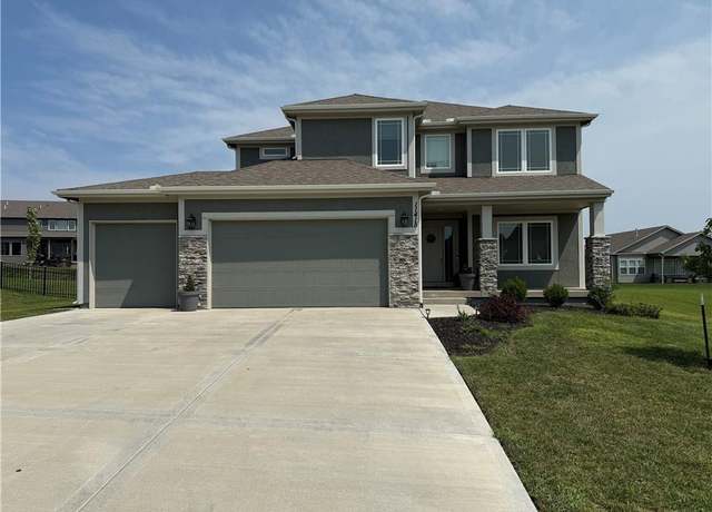Property at 11415 Orchard Dr, Kearney, MO 64060, 4 beds, 3.5 baths