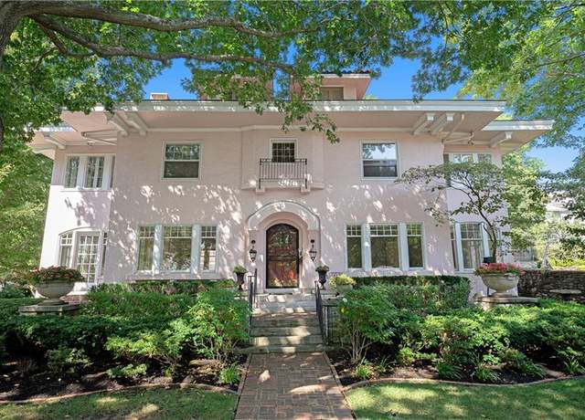 Property at 4600 Charlotte St, Kansas City, MO 64110, 4 beds, 5 baths