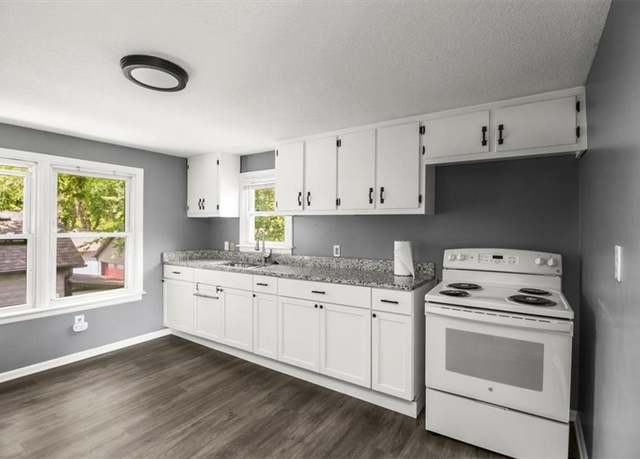 Property at 628 E Fair St, Independence, MO 64055, 4 beds, 2 baths