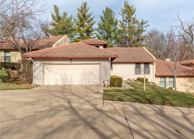 Property at 4 Antilles Dr, St Joseph, MO 64506, 4 beds, 3 baths