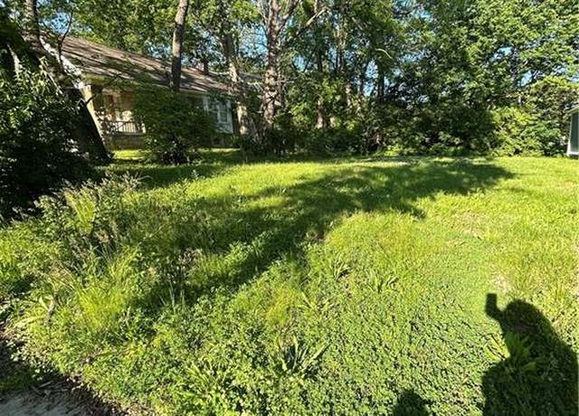 Property at 6821 Walrond Ave, Kansas City, MO 64132