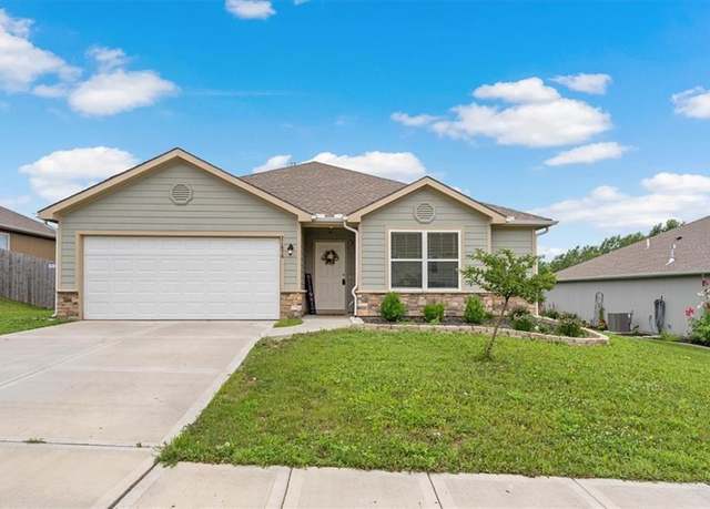 Property at 21676 Franklin St, Spring Hill, KS 66083, 4 beds, 2 baths
