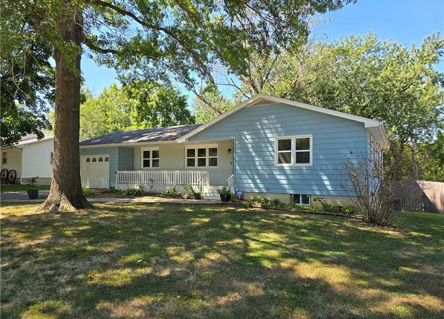 Property at 1507 S Main St, Clinton, MO 64735, 3 beds, 2.5 baths