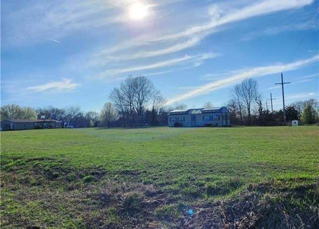 Property at 2 Maple Dr, Linn Valley, KS 66040