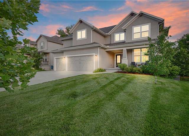 Property at 20487 W 108th St, Olathe, KS 66061, 5 beds, 4 baths