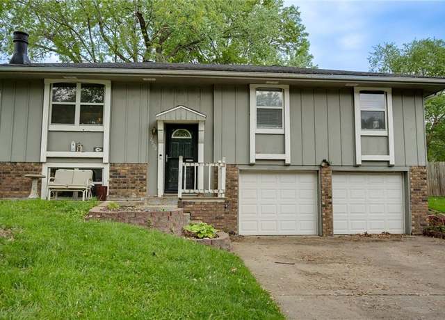 Property at 2202 SE Park Ave, Oak Grove, MO 64075, 3 beds, 1.5 baths