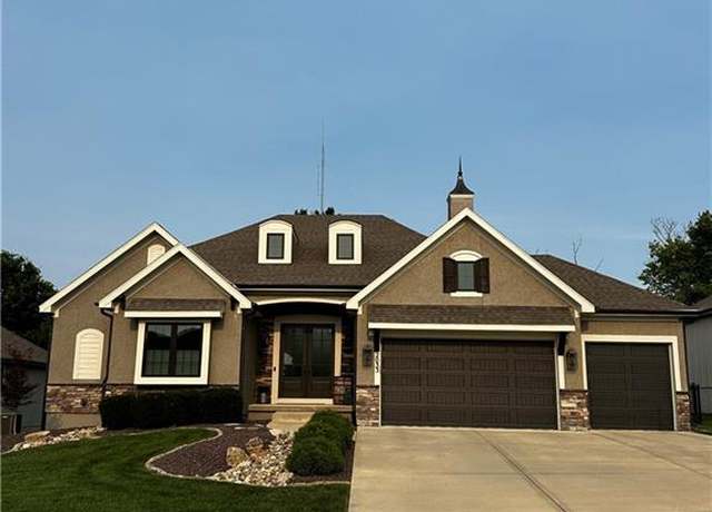 Property at 2033 NE Bluestone Dr, Lee's Summit, MO 64064, 4 beds, 3.5 baths