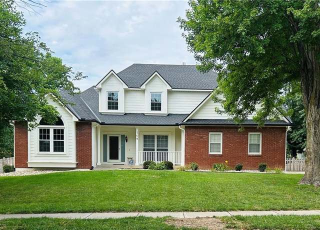 Property at 706 W 115th St, Kansas City, MO 64114, 3 beds, 3 baths