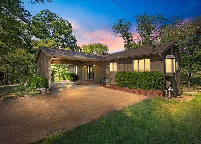 Property at 2716 N Tenth St, Independence, KS 67301, 4 beds, 2 baths