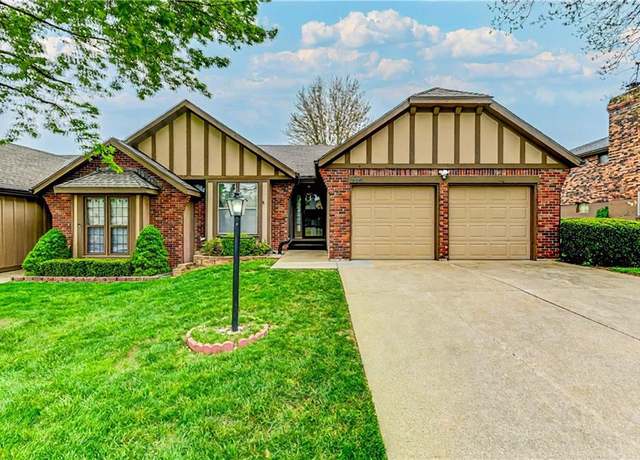 Property at 1515 N 42nd Ter, St Joseph, MO 64506, 2 beds, 2 baths