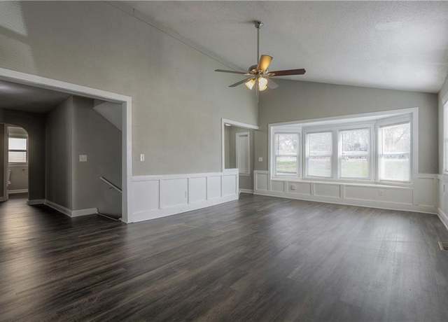 Property at 132 N Home Ave, Independence, MO 64053, 4 beds, 2 baths