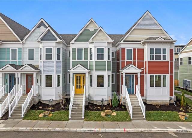 Property at 452 SW Brummel Rd, Lee's Summit, MO 64081, 2 beds, 2.5 baths