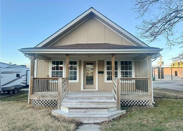 Property at 108 W Fort Scott St, Butler, MO 64730, 2 beds, 1 bath