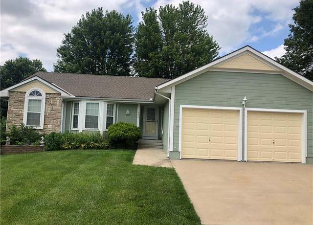 Property at 506 S Pelham Path St, Raymore, MO 64083, 3 beds, 2 baths