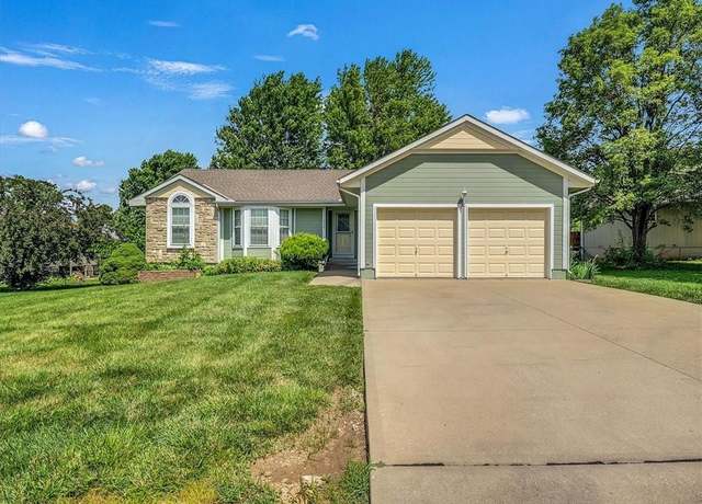 Property at 506 S Pelham Path St, Raymore, MO 64083, 3 beds, 2 baths