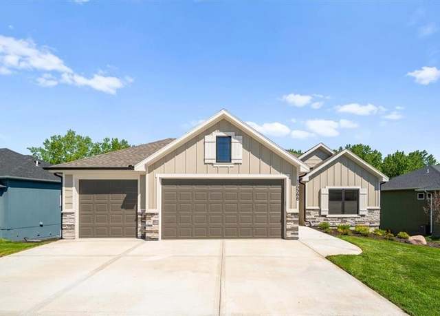 Property at 14566 Aurora Ln, Basehor, KS 66007, 4 beds, 3 baths