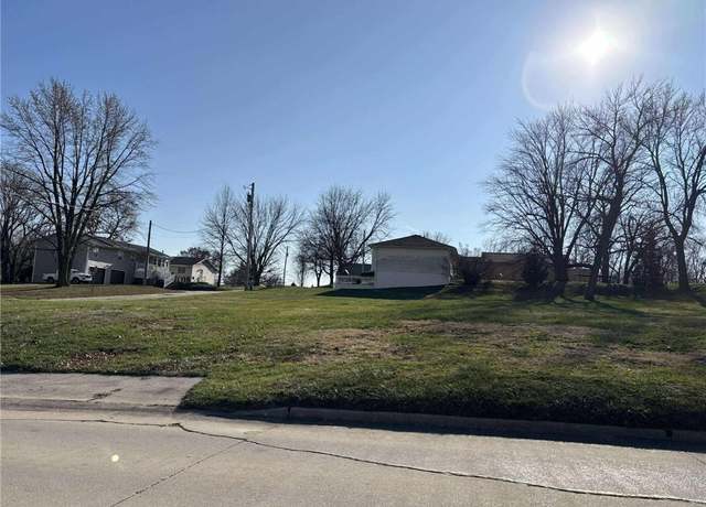 Property at 502 S Charles St, Maryville, MO 64468