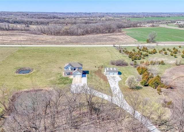 Property at 4373 Hackberry Ln, Bates City, MO 64011, 3 beds, 3.5 baths