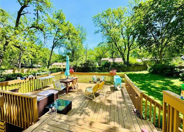 Property at 5405 Woodson St, Mission, KS 66202, 3 beds, 1.5 baths