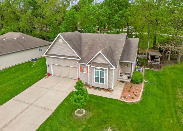 Property at 9012 N Wyandotte St, Kansas City, MO 64155, 3 beds, 3 baths