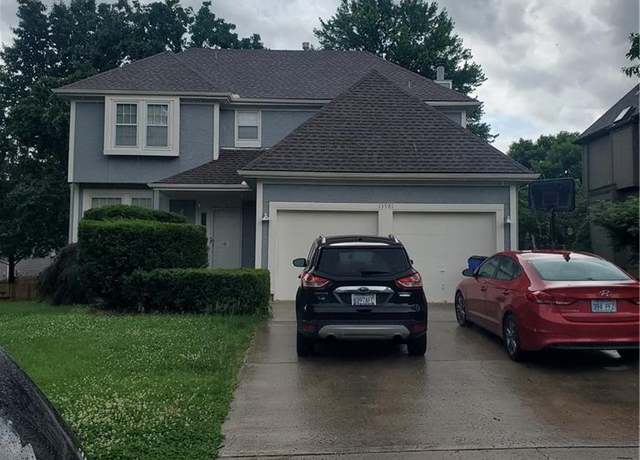 Property at 13981 W 120 St, Olathe, KS 66062, 4 beds, 2.5 baths