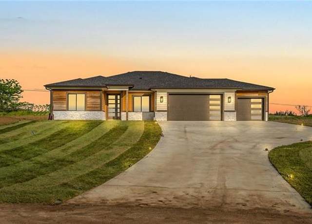 Property at 21607 W Limestone Ridge St, Paola, KS 66071, 3 beds, 2 baths