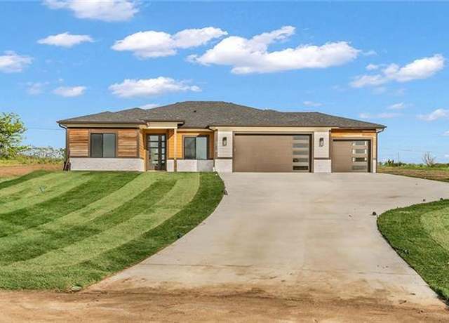 Property at 21607 W Limestone Ridge St, Paola, KS 66071, 3 beds, 2 baths