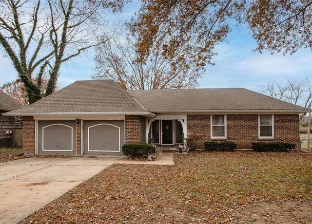 Property at 10450 College Ave, Kansas City, MO 64137, 3 beds, 2 baths