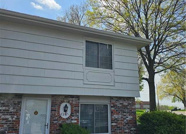 Property at 6941-6945 NW Chapel Woods Ln, Kansas City, MO 64152, 4 beds, 3 baths