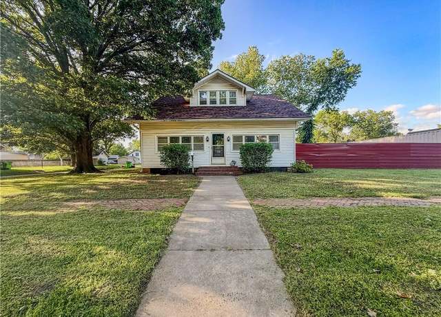 Property at 602 E 4th St, Cherryvale, KS 67335, 3 beds, 1 bath