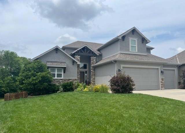 Property at 9408 N Liberty St, Kansas City, MO 64155, 5 beds, 4.5 baths