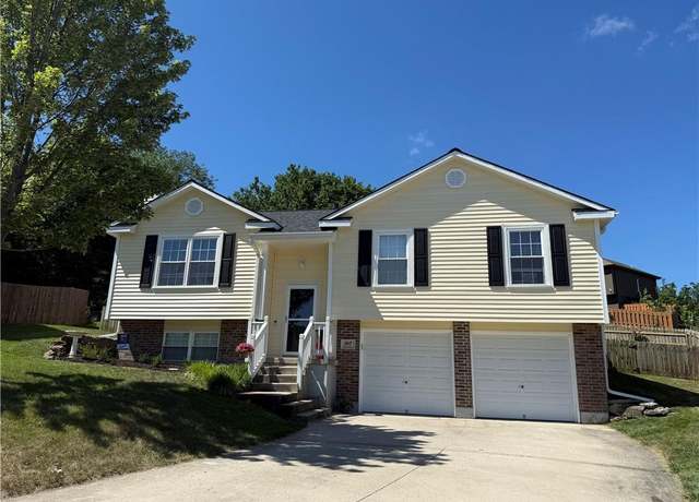 Property at 1017 SW Primrose Ct, Grain Valley, MO 64029, 3 beds, 3 baths