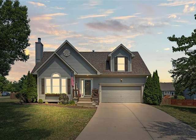 Property at 15615 S Brougham Dr, Olathe, KS 66062, 3 beds, 3 baths