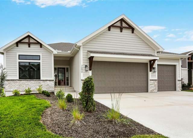 Property at 7090 NW Forest Lakes Dr, Parkville, MO 64152, 4 beds, 3 baths