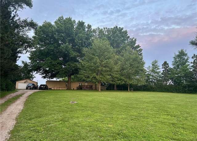Property at 1310 N 17th St, Atchison, KS 66002, 2 beds, 1.5 baths