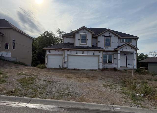 Property at 9011 N Colorado Ave, Kansas City, MO 64156, 4 beds, 3.5 baths