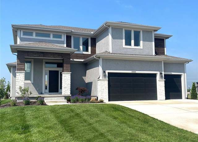Property at 13333 W 179th St, Overland Park, KS 66013, 5 beds, 4 baths