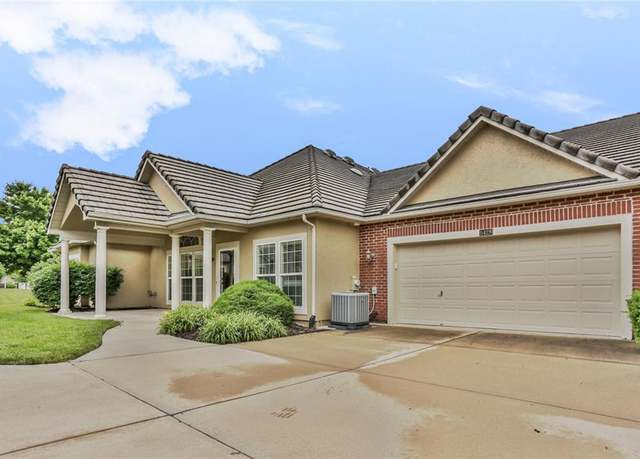 Property at 5428 W 145th Ter, Leawood, KS 66224, 2 beds, 2 baths