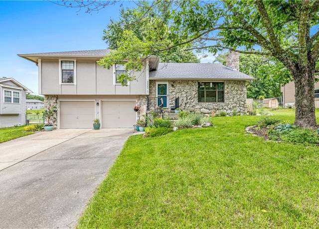 Property at 1223 Cheatham Ct, Warrensburg, MO 64093, 4 beds, 2.5 baths