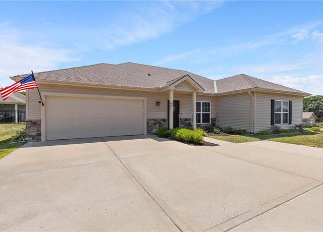 Property at 685 NE 66th St, Gladstone, MO 64118, 3 beds, 2 baths