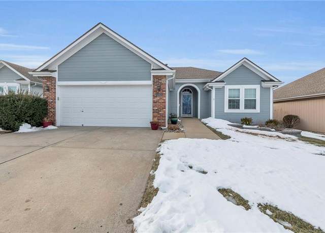 Property at 7220 N Kensington Ave, Kansas City, MO 64119, 3 beds, 3 baths