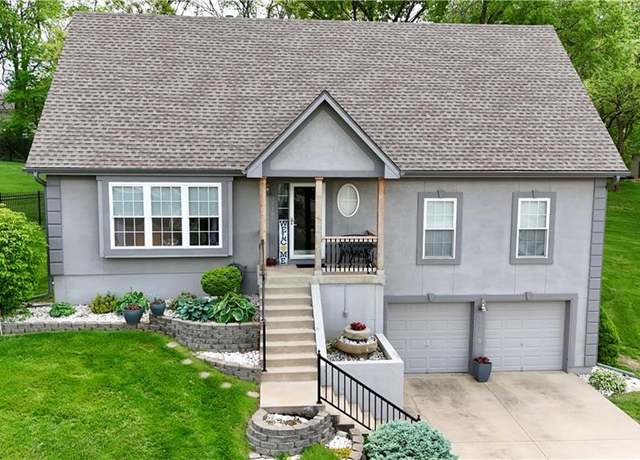 Property at 11705 E 86th Ter, Raytown, MO 64138, 3 beds, 4 baths