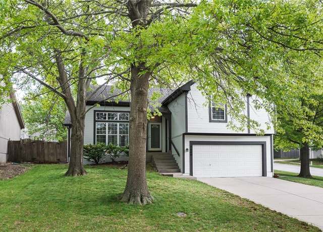 Property at 5009 Payne St, Shawnee, KS 66226, 3 beds, 2 baths